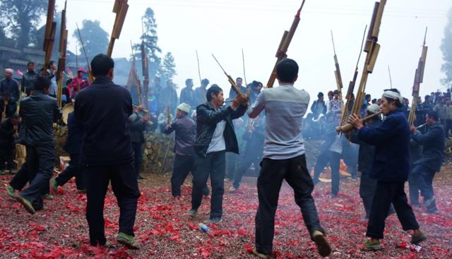 苗寨斗牛风俗视频,苗寨斗牛活动