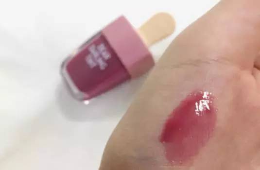 自从买了这些化妆品，我发现自己越来越像水原希子了……