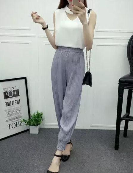 灰色裤子怎么搭配颜色好看,灰色上衣灰色裤子