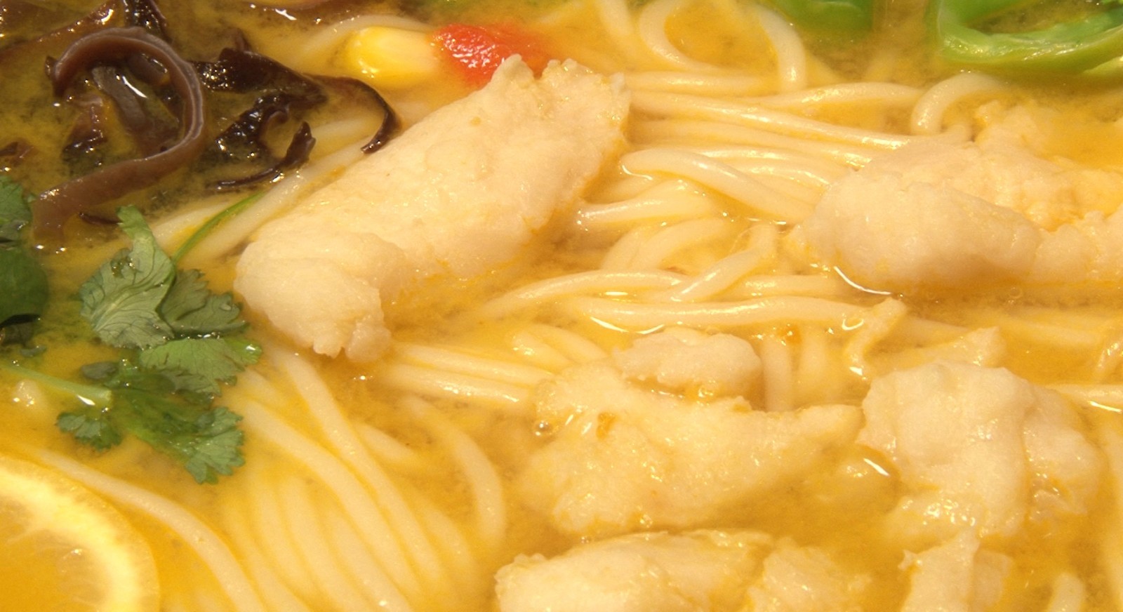 深圳超人气原生态过桥米线,每月卖出10万+碗!