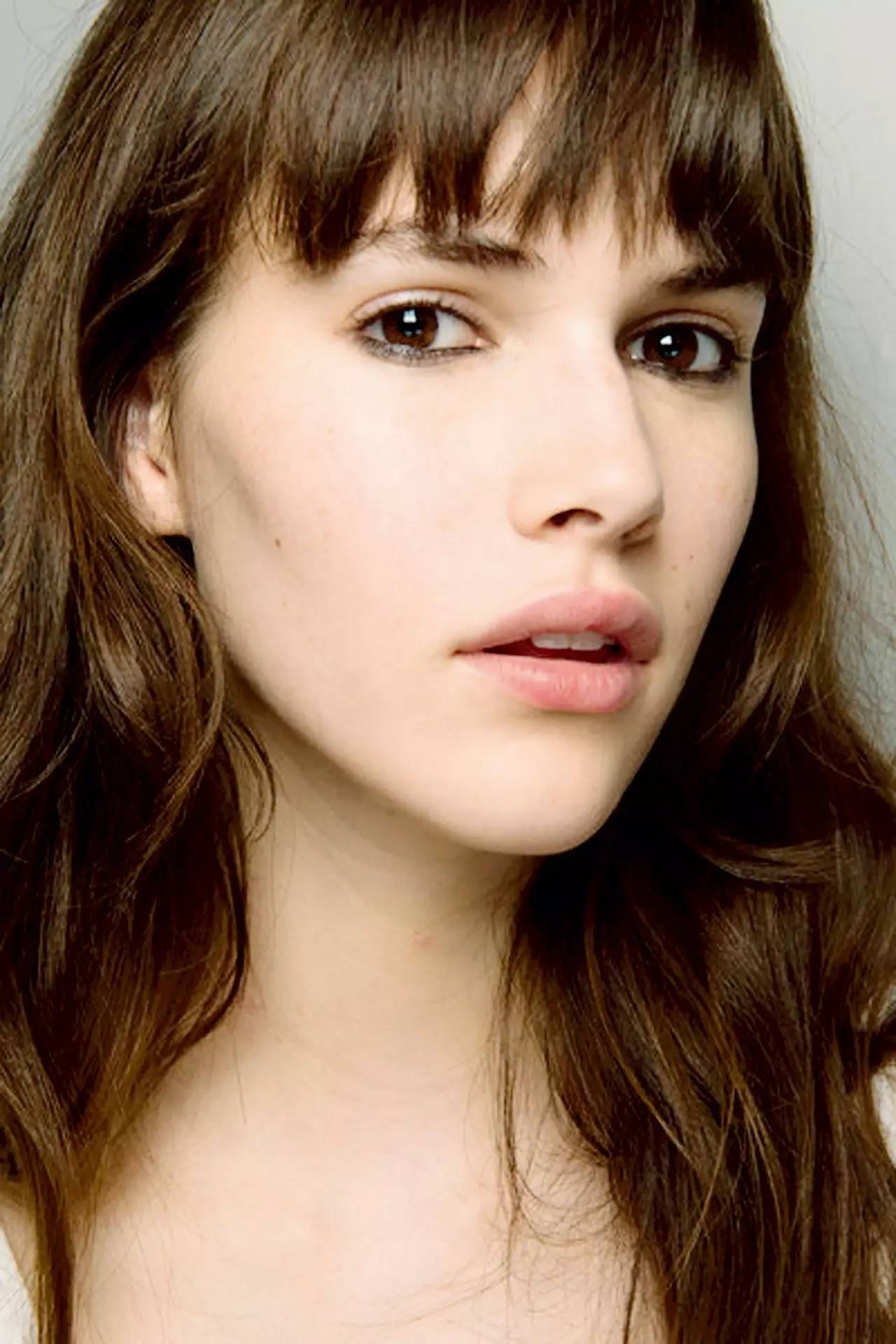 请忽略墨镜下的眼妆 (雨天眼妆推荐)