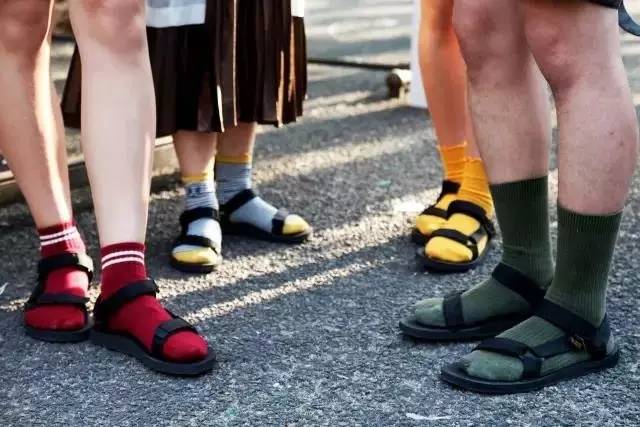 不用很多钱就可以买到好鞋,不用花钱就能买到好鞋子