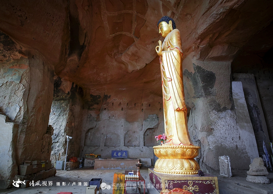 在马蹄寺三十三天点燃一盏心灯