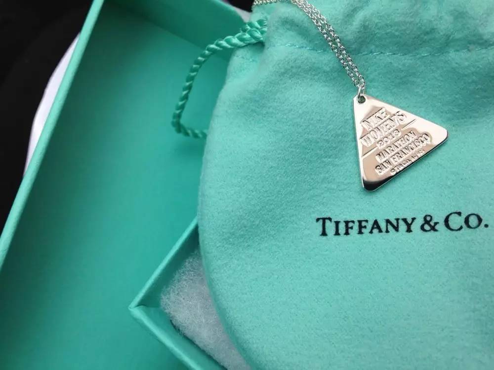 每个女孩都应该有一个tiffany,每个女人都想拥有一件蒂芙尼