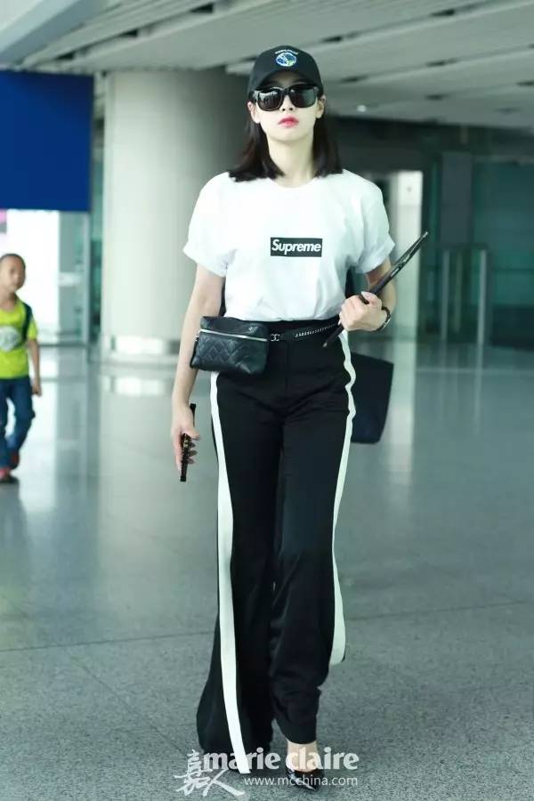 有了大幂幂的基础款女神示范，我把海量白底印花美T穿了个遍