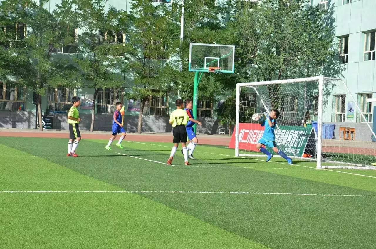 校园足球训练新闻宣传报道,光荣道小学女子组足球比赛