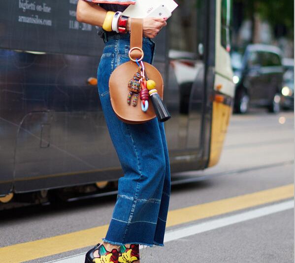 牛仔裤怎么变松腿,没弹力的牛仔裤瘦了怎么改