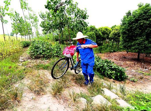 曾经的领导,如今成油库安全一线巡检员:不忘初心永葆本色