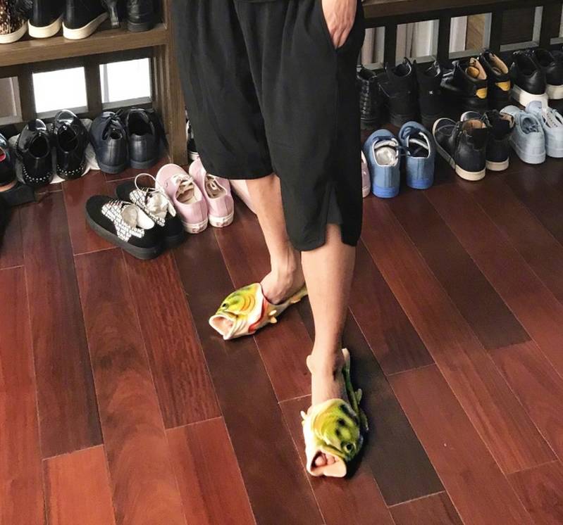 百搭拖鞋选哪一款便宜又好穿,好看又好穿还百搭还不发臭的拖鞋