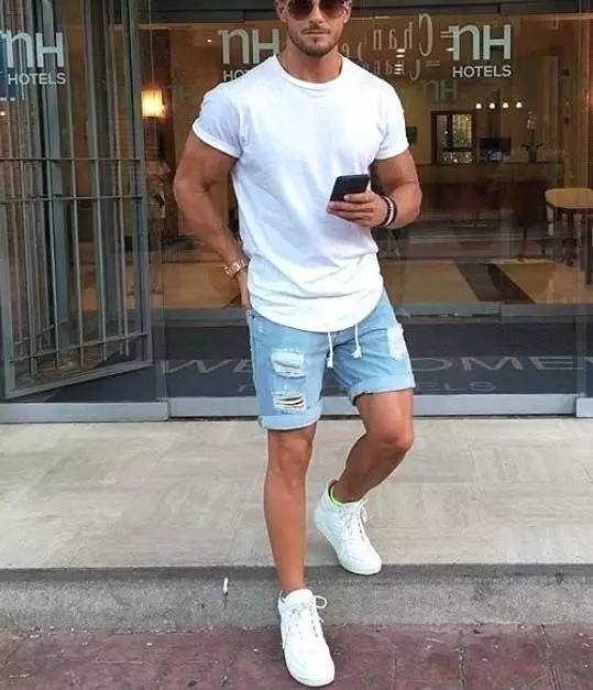 牛仔短裤怎么穿好看,牛仔短裤怎么穿比较好看