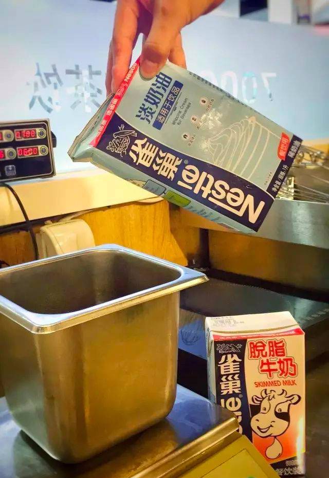 奶盖茶一定要用现萃的茶底才好喝,如何制作出一杯美味的奶盖茶