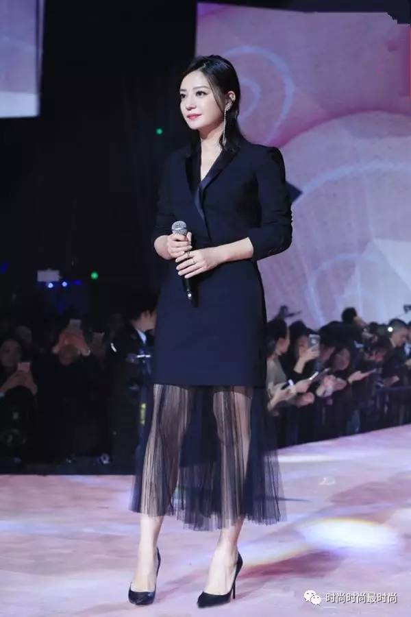 拯救大长脸的短发型,如何练出v字脸型