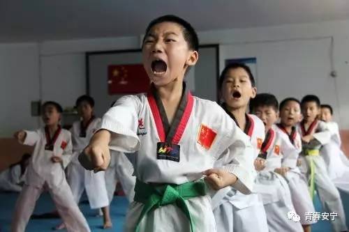 「关爱未成年人健康成长」开了学也可以上培训课！安宁市2017年秋季学期公益培训课程表出炉啦！快来报名吧~