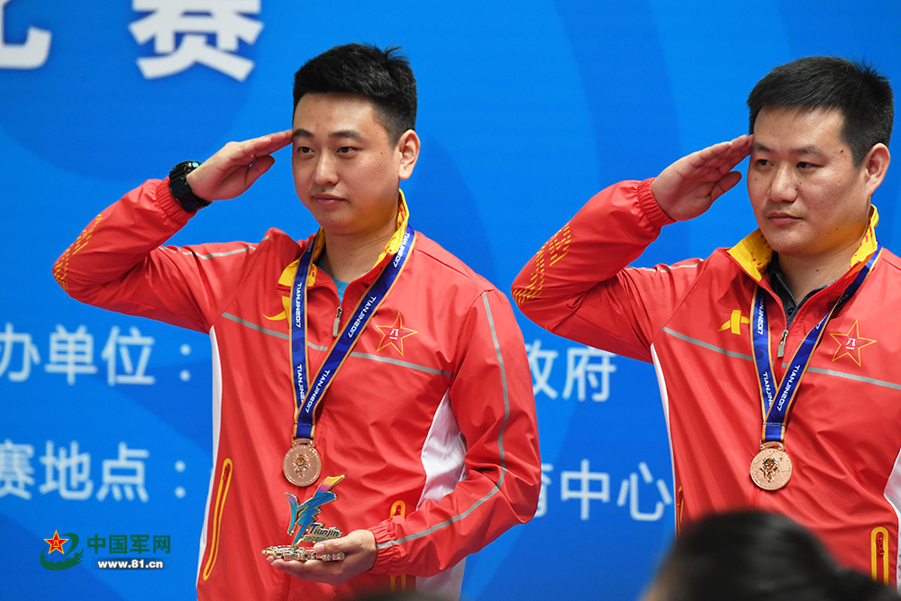 我军代表队著名老枪:年轻选手定能很快接过我们手中的枪