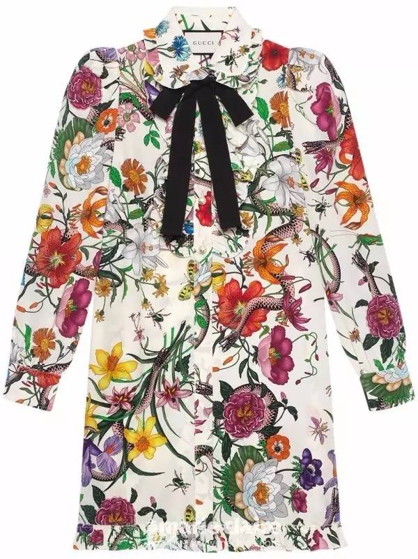 领口黑丝带搭得好时尚Icon，搭不好隔壁村服务员阿花