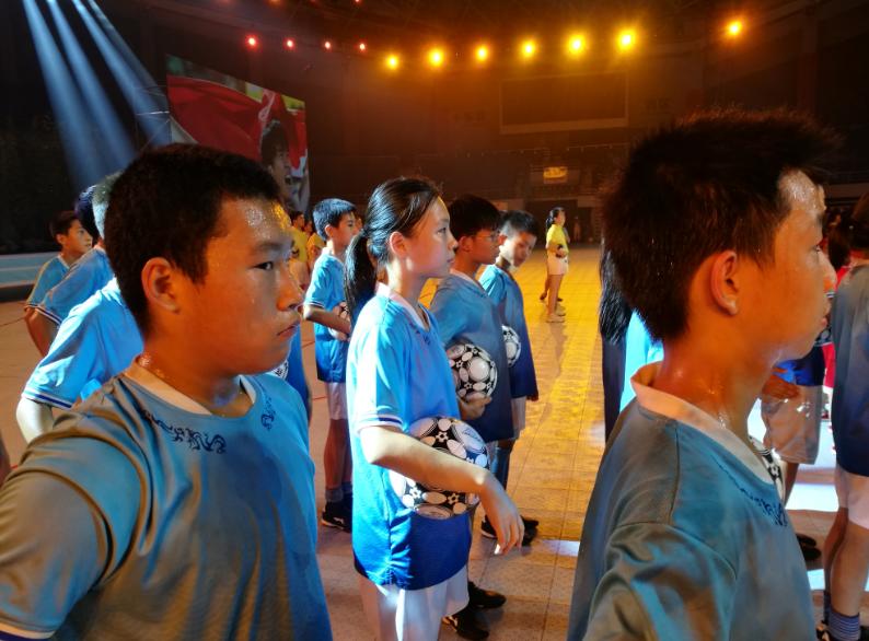 每年投入百万让孩子“玩”足球，启航中学要成为老百姓家门口的新好学校