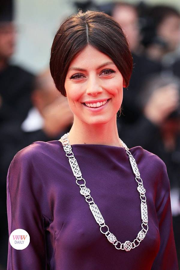 威尼斯电影节最佳红毯着装,再登威尼斯电影节红毯