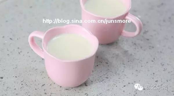 极简单的牛奶布丁,香浓嫩滑好美味!