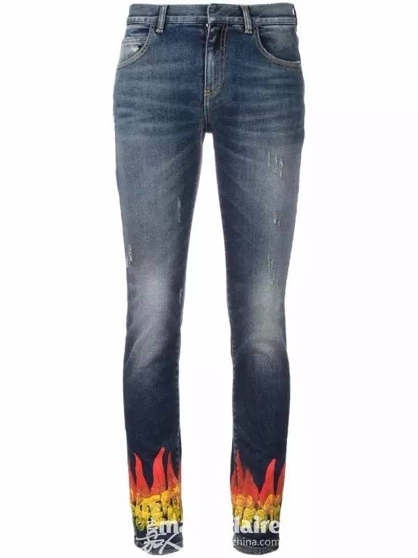 不局限哈雷和滑板文化，酷女孩需要一点“火元素”