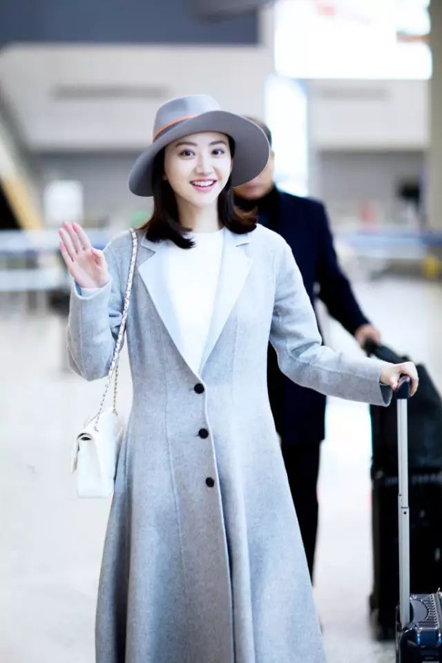 秋冬穿这6个流行色,这5种流行色在冬天穿特显白