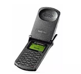 朋友圈被“10年前的手机”刷屏了，小布老泪纵横······