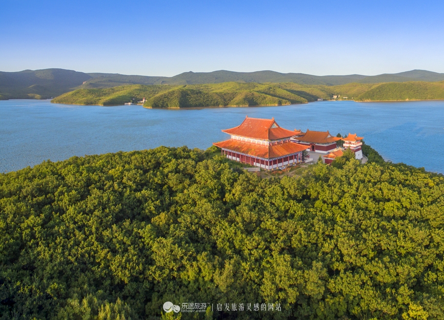 镜泊湖火山口免费景点,探秘火山