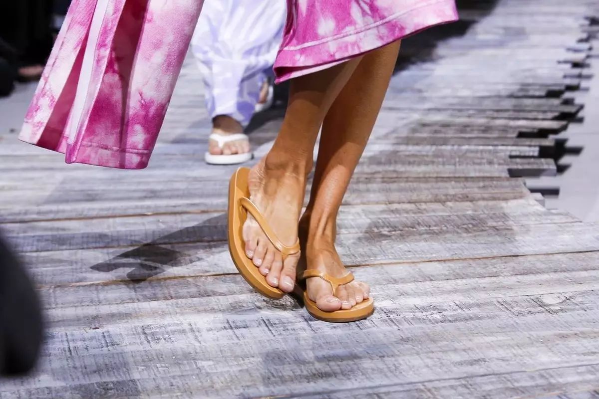 杨幂带货女王私服,带货女王杨幂