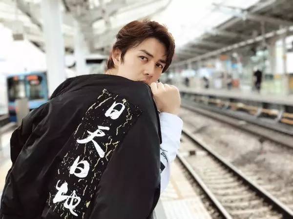 吴克群失聪，杰伦先天脊椎病，还有人录制现场心脏病发，乐坛创作型歌手压力大啊！