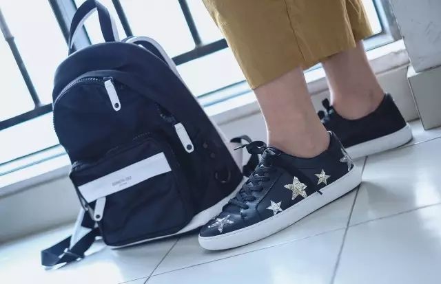 诚意满满｜OliviaPalermo、MirandaKerr都在穿的小白鞋终于入驻中国啦，这次居然还带来了新朋友！