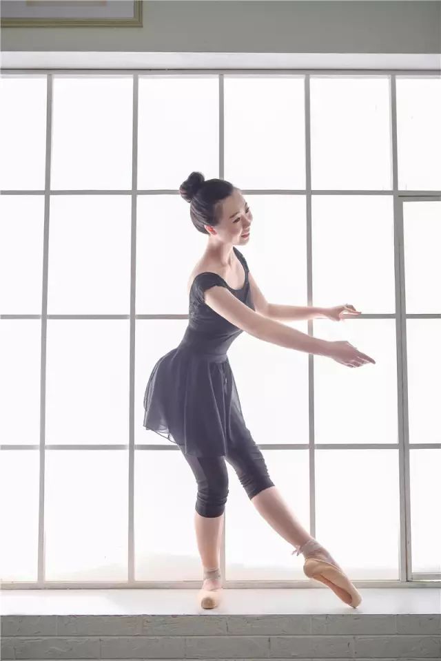 姝岃垶鑹烘湳涓績,姝岃垶涓績