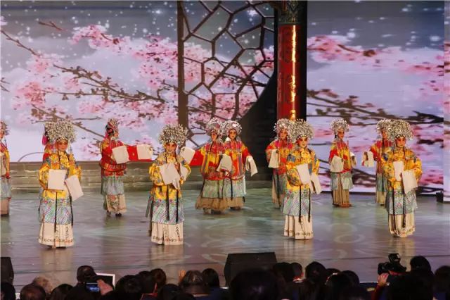 姝岃垶鑹烘湳涓績,姝岃垶涓績