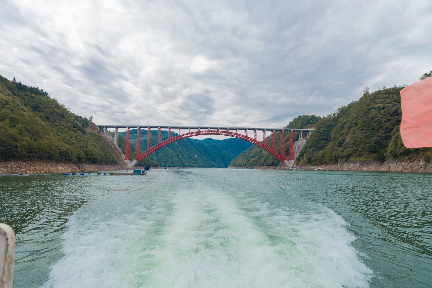 3天2夜!秋日带你去这座绝美山城体验不一样的“慢旅行”!
