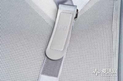 我拖着小米90分旅行箱上街的时候有人问我：这个是薛之谦同款吗？