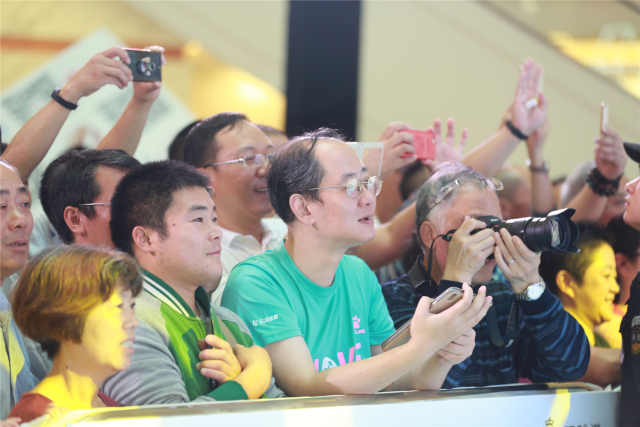 广播现场秀高光时刻,广播节目现场