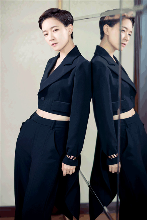 为什么焦俊艳变化这么大,焦俊艳帅气瞬间