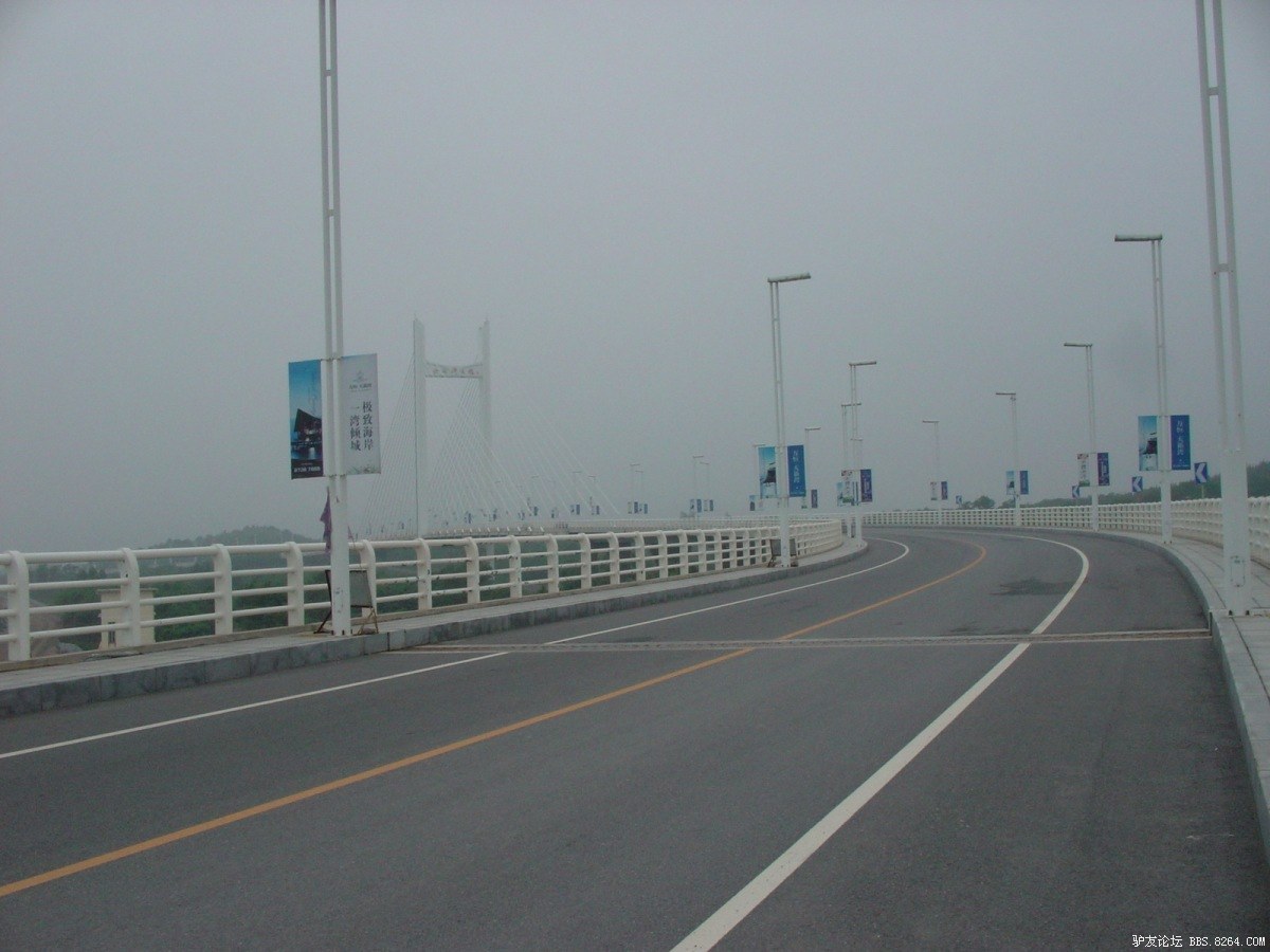 一个人一台车到西藏,一个人一辆车直通拉萨