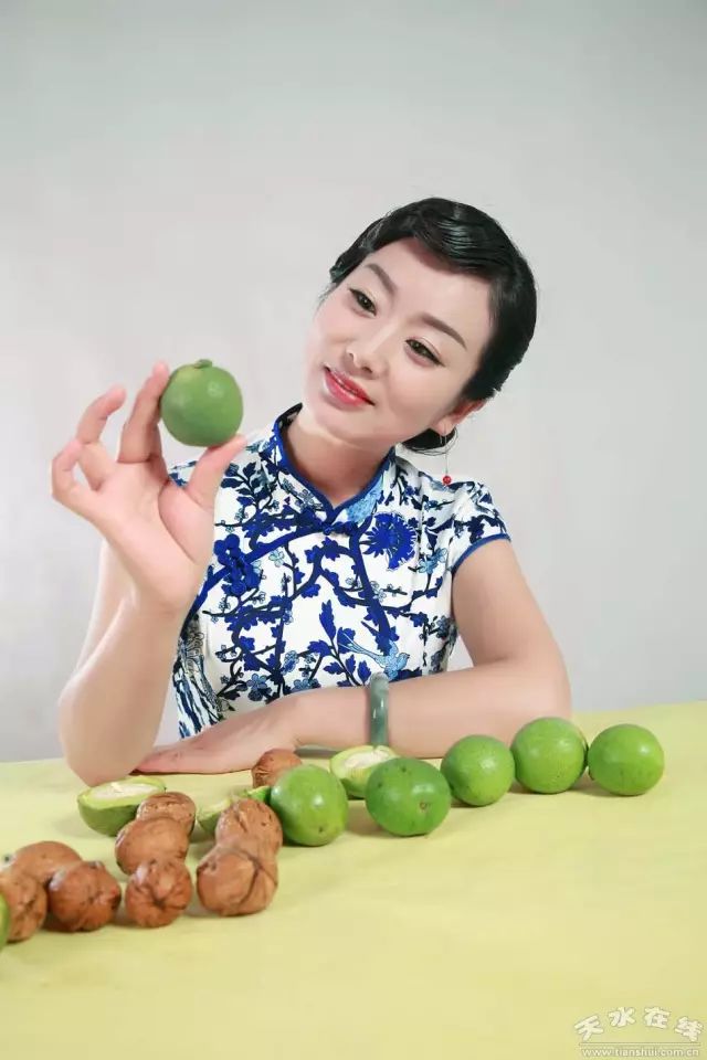 天水市委常委、副市长李晓东:我家门前清水流,漫山遍野鲜核桃!