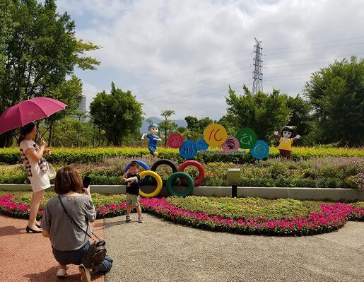 「惊喜」小黄人，机器猫，新升级的福州儿童公园简直萌翻了！快来留下你的涂鸦记忆吧！