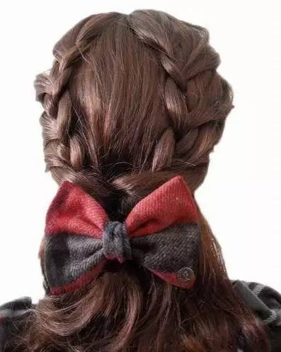 披头散发怎么扎头发好看,披头散发的头发教程