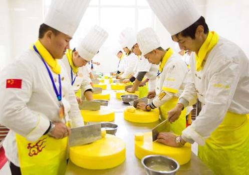 去厨师学校,去厨师学校靠谱吗