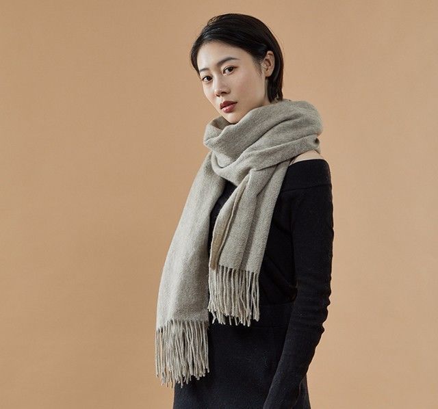 恋物志｜一条羊绒围巾，比两件毛衣还暖和