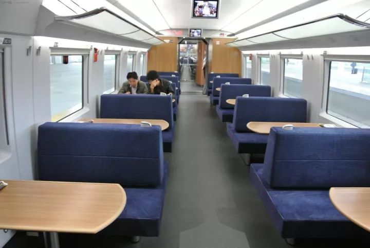 高铁票当天买后天的票能行吗,当天买了高铁票可以抢火车票吗