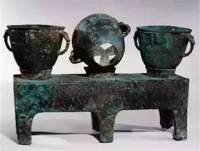 绌胯秺鍙や唬鐢ㄩ珮绉戞妧瑙ｅ喅鍐涗簨闅鹃,鐜颁唬浜虹┛瓒婂彜浠ｄ娇鐢ㄩ珮绉戞妧姝﹀櫒