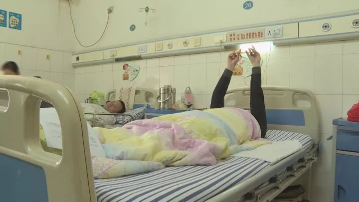 14男孩腰痛是怎么回事,十四岁小孩腰痛怎么回事