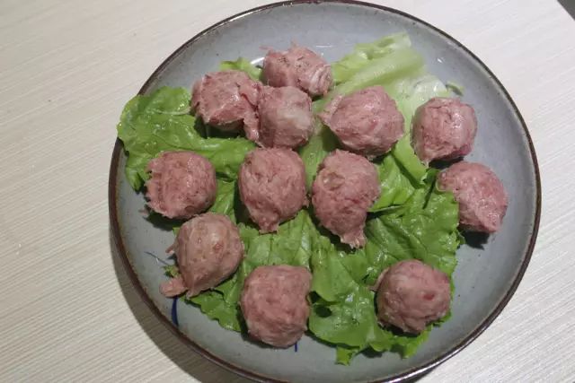 在逐渐降温的日子，你最需要吃一口火锅！重庆这些主题火锅店，你想去哪一家排队？