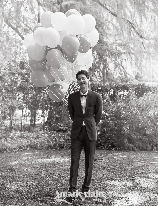 宋慧乔乔妹穿搭蓝色吊带裙,宋慧乔乔妹什么风格都能驾驭