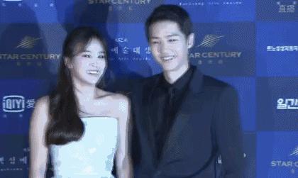 宋慧乔乔妹穿搭蓝色吊带裙,宋慧乔乔妹什么风格都能驾驭