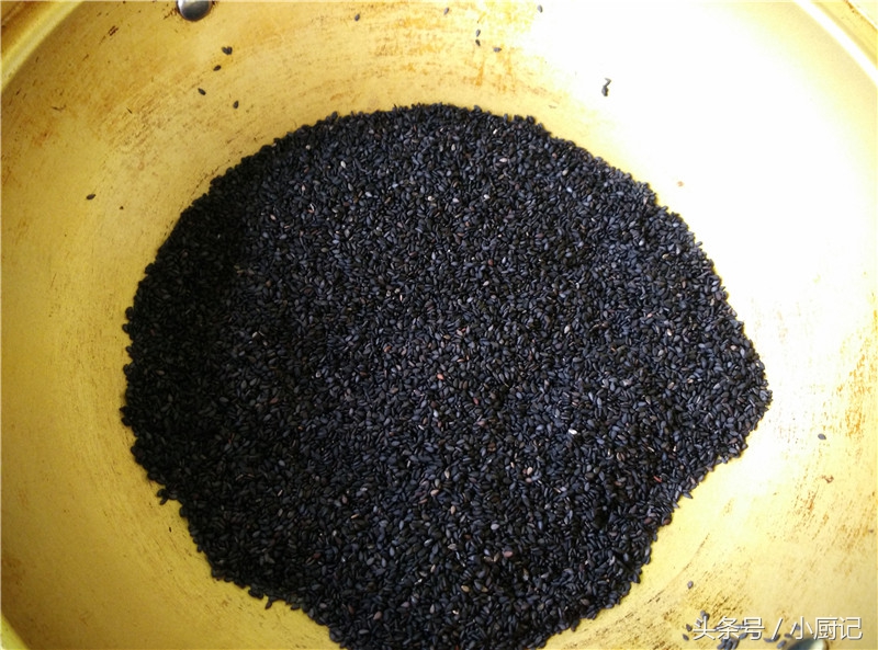 黑芝麻的十种做法,炒黑芝麻的方法与视频