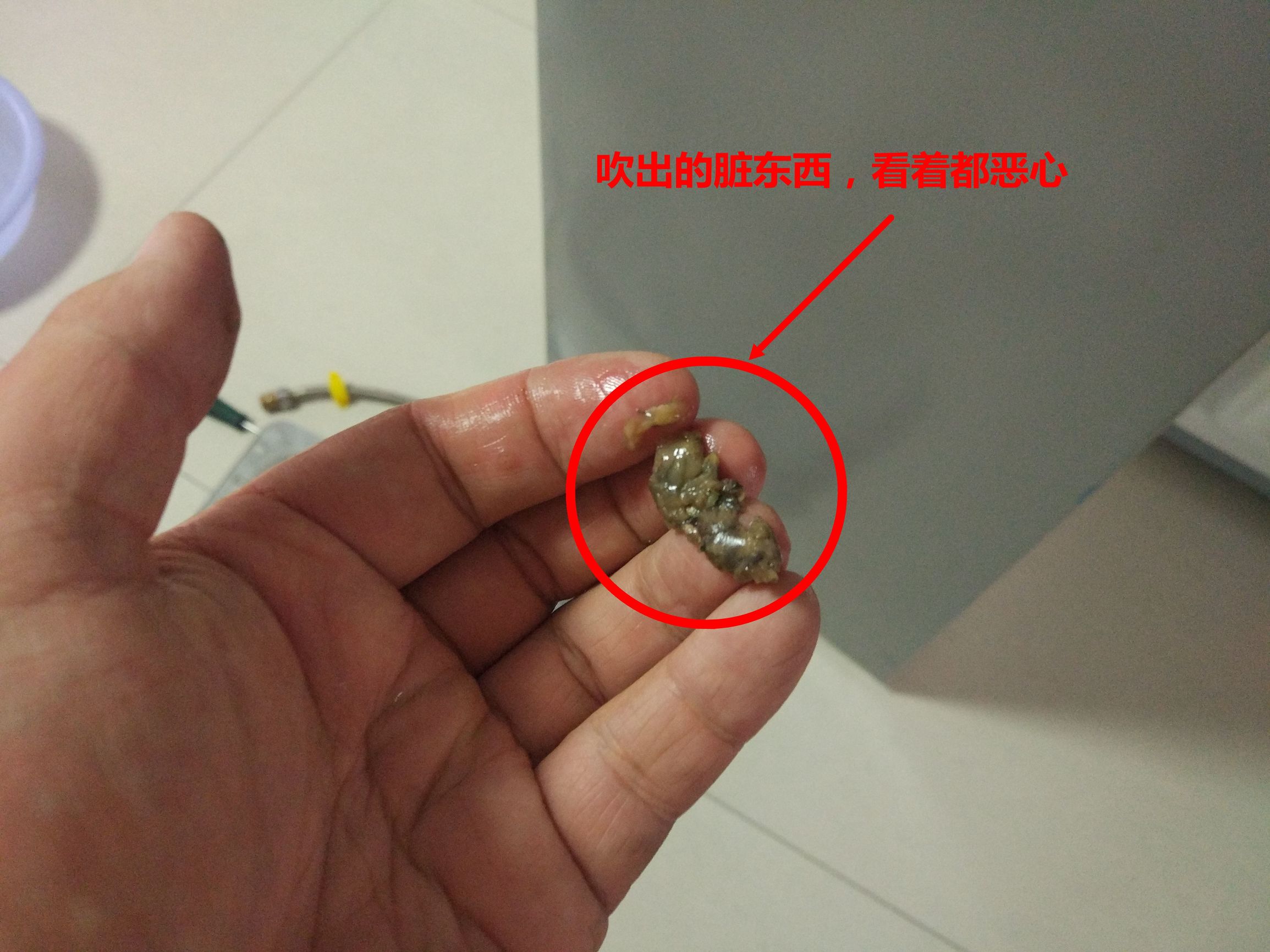 冰箱冷藏室积水反复维修不好,冰箱冷藏室底部积水是怎么回事