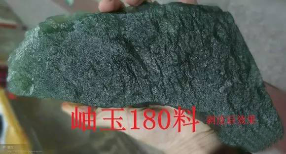 岫玉的黄白老玉与河磨玉的区别,老司机带你聊翡翠